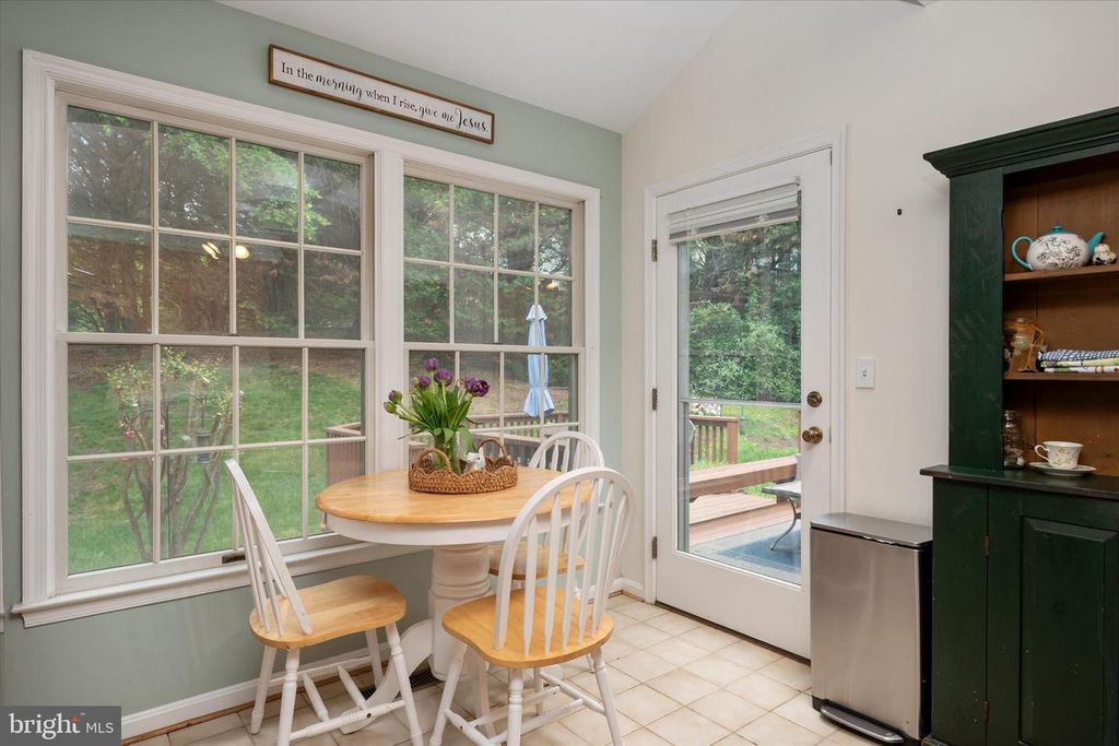 Image 12 of property listing at 147 SPRING PLACE WAY, Annapolis, MD 21401