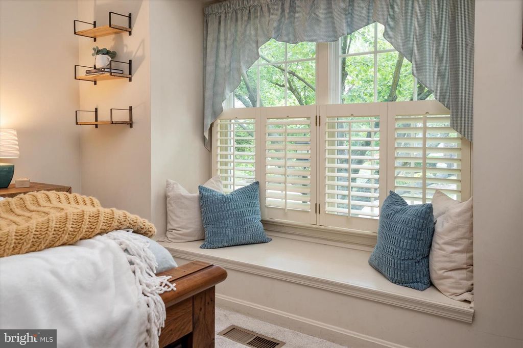 Image 14 of property listing at 147 SPRING PLACE WAY, Annapolis, MD 21401