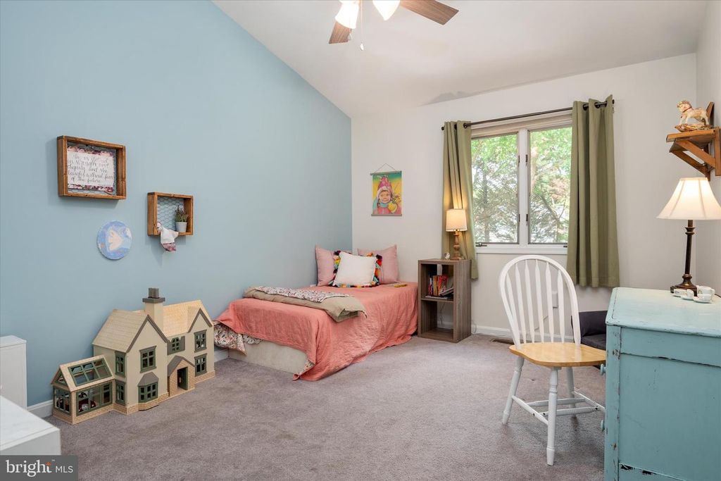 Image 20 of property listing at 147 SPRING PLACE WAY, Annapolis, MD 21401