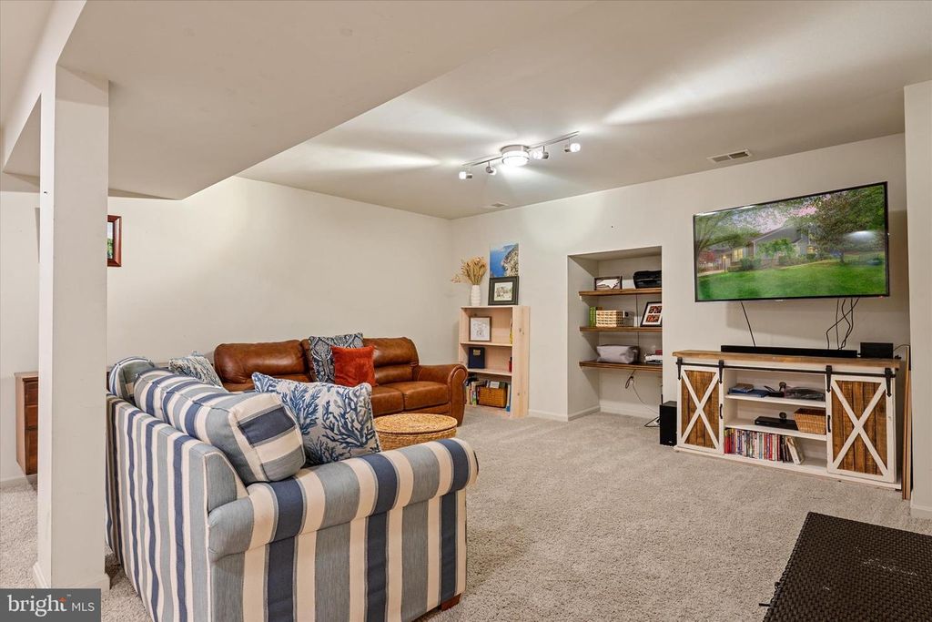 Image 26 of property listing at 147 SPRING PLACE WAY, Annapolis, MD 21401