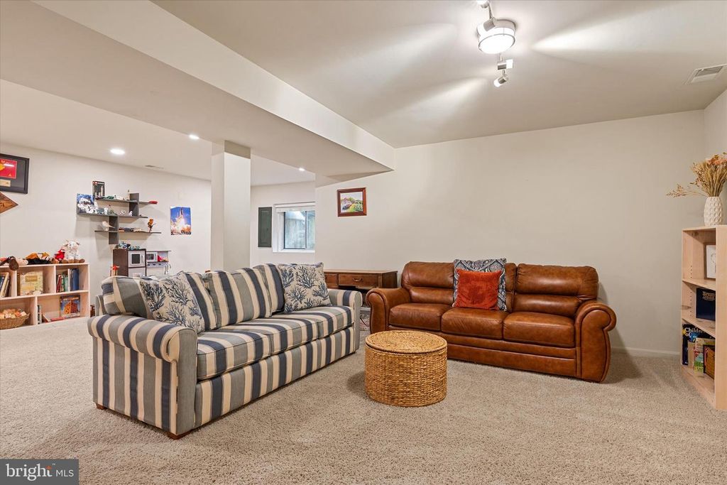 Image 28 of property listing at 147 SPRING PLACE WAY, Annapolis, MD 21401