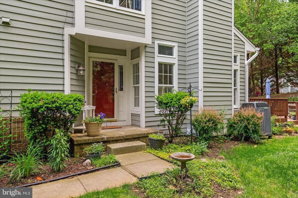 Image 3 of property listing at 147 SPRING PLACE WAY, Annapolis, MD 21401