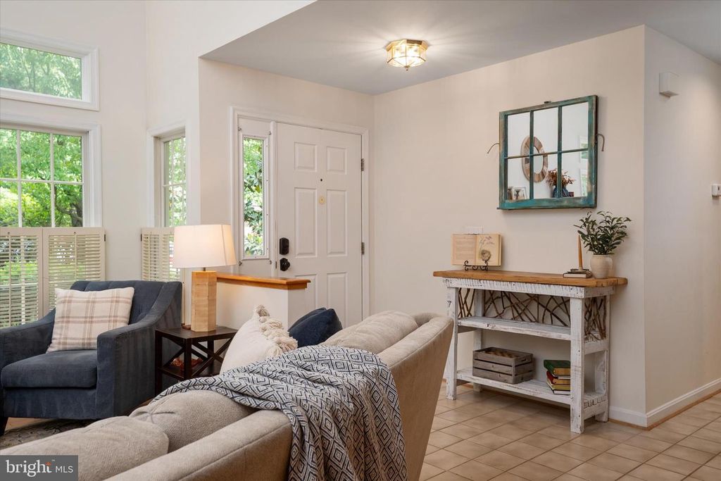 Image 6 of property listing at 147 SPRING PLACE WAY, Annapolis, MD 21401