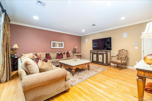 3056 Valentine Place, Wantagh, NY 11793