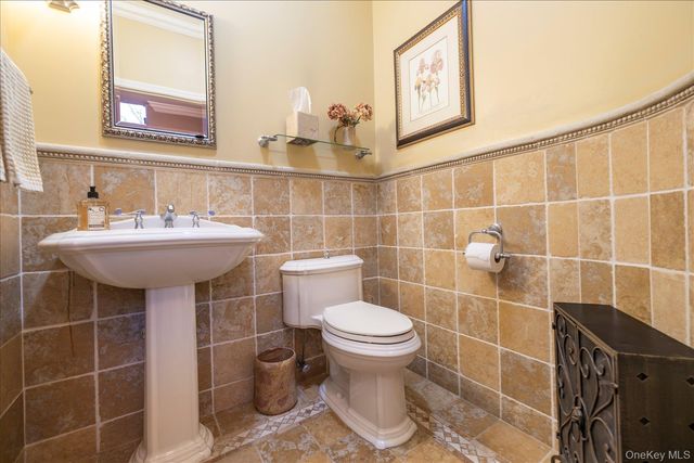 3056 Valentine Place, Wantagh, NY 11793