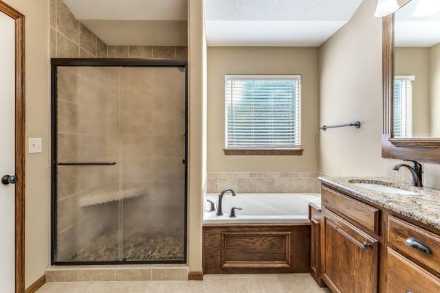 8722 E BLADE CT, Wichita, KS 67226