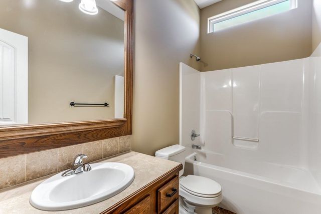 8722 E BLADE CT, Wichita, KS 67226