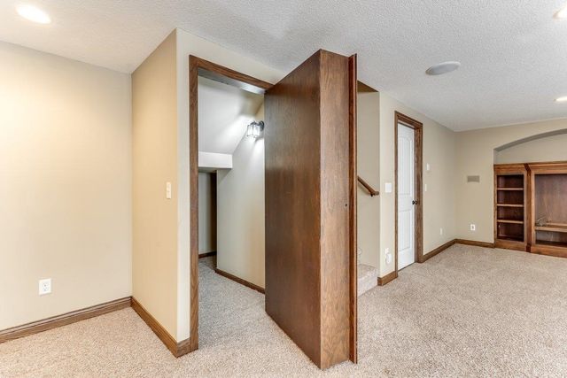 8722 E BLADE CT, Wichita, KS 67226