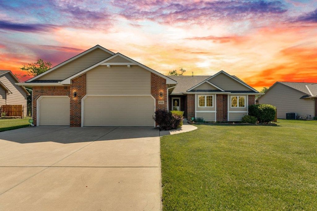 8722 E BLADE CT, Wichita, KS 67226