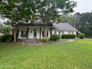 125 Woods Lake Drive, Madison, MS 39110
