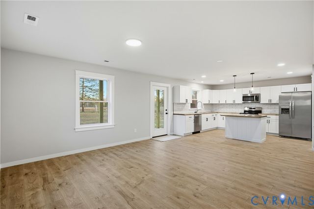 23 Greenwood Dr, Louisa, VA 23093