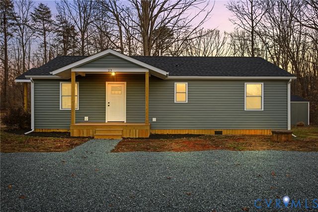 23 Greenwood Dr, Louisa, VA 23093