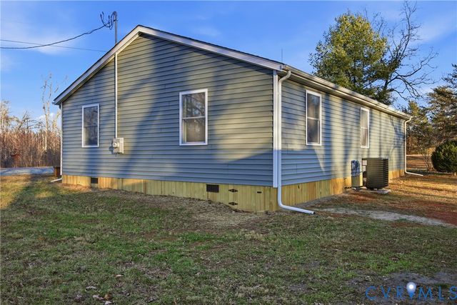 23 Greenwood Dr, Louisa, VA 23093