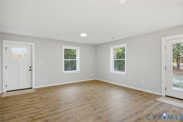 23 Greenwood Dr, Louisa, VA 23093