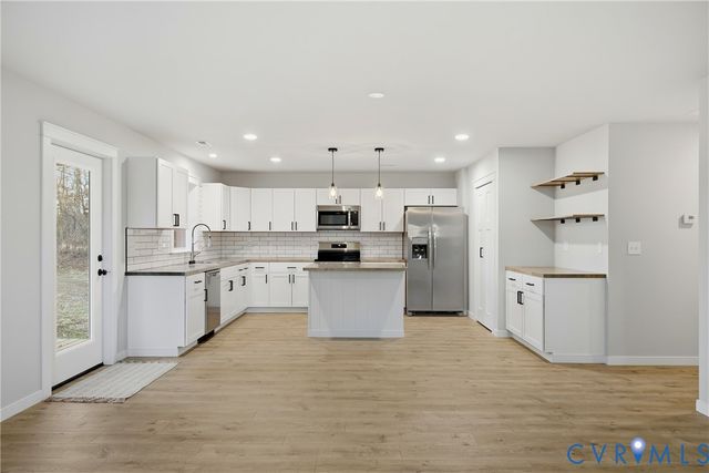 23 Greenwood Dr, Louisa, VA 23093