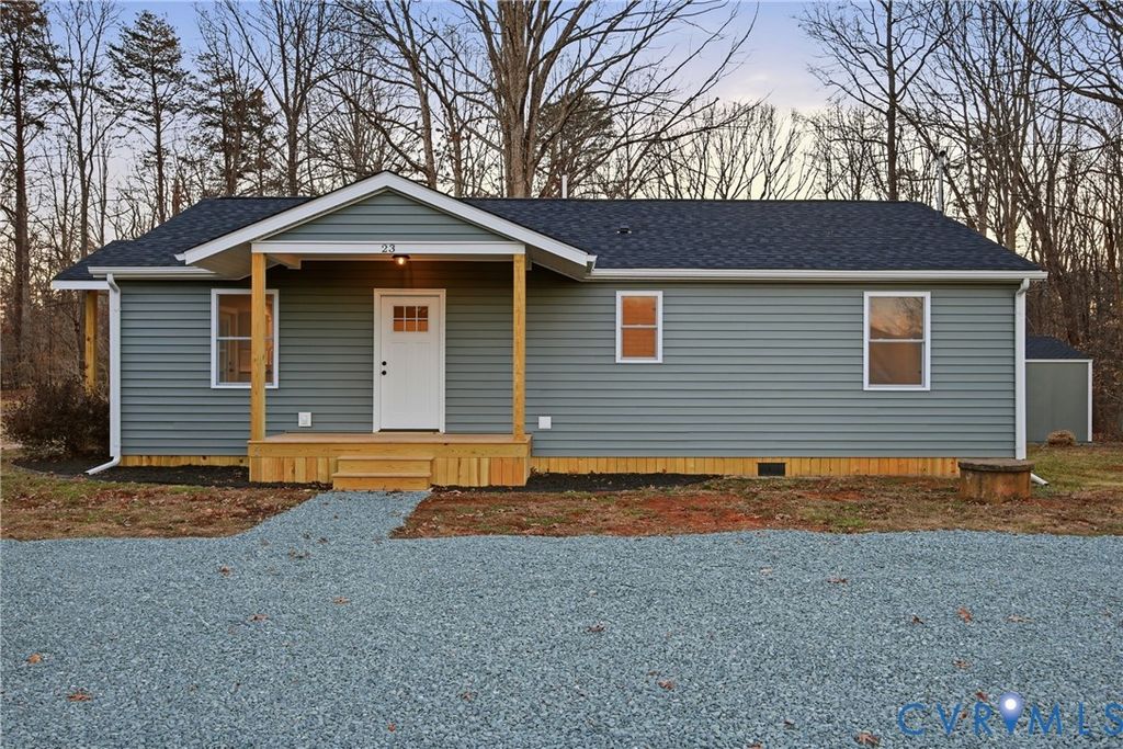 23 Greenwood Dr, Louisa, VA 23093
