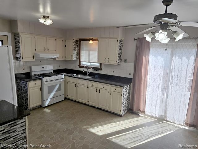 3210 Cero Drive, Sterling Heights, MI 48310