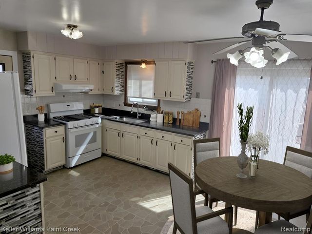 3210 Cero Drive, Sterling Heights, MI 48310