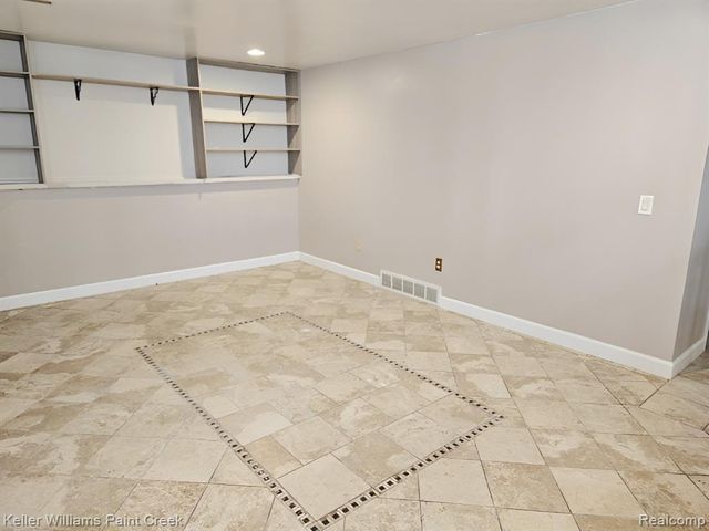 3210 Cero Drive, Sterling Heights, MI 48310