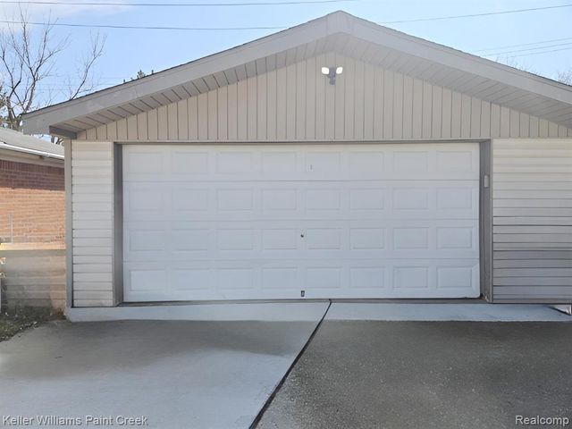 3210 Cero Drive, Sterling Heights, MI 48310