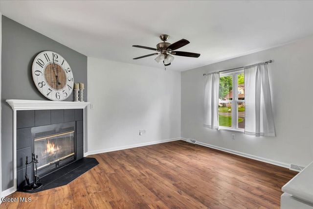 160 Maple Avenue, Glenville, NY 12302
