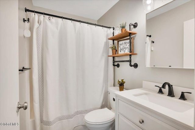 160 Maple Avenue, Glenville, NY 12302