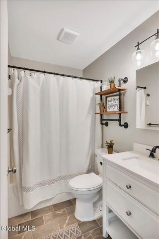 160 Maple Avenue, Glenville, NY 12302