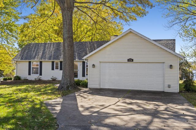 1754 Breezy Point Lane, Kimberling City, MO 65686