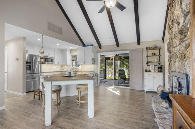 1754 Breezy Point Lane, Kimberling City, MO 65686