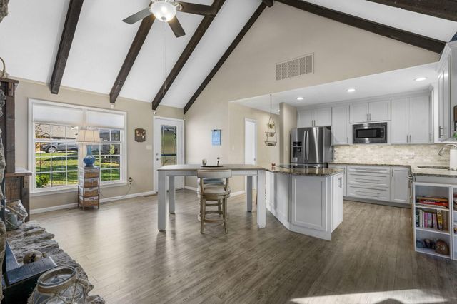 1754 Breezy Point Lane, Kimberling City, MO 65686