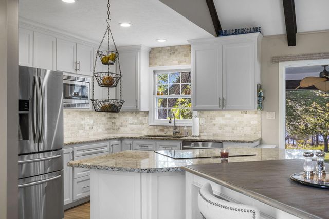 1754 Breezy Point Lane, Kimberling City, MO 65686