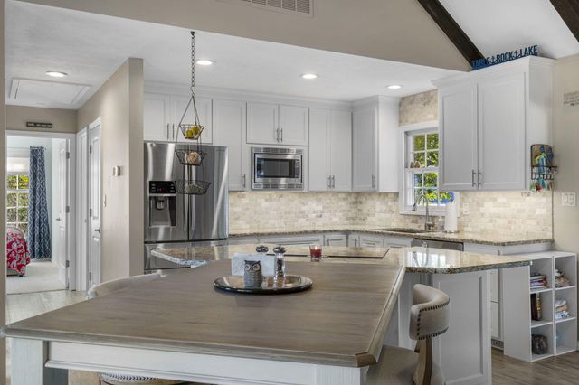 1754 Breezy Point Lane, Kimberling City, MO 65686