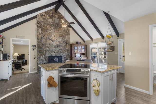 1754 Breezy Point Lane, Kimberling City, MO 65686