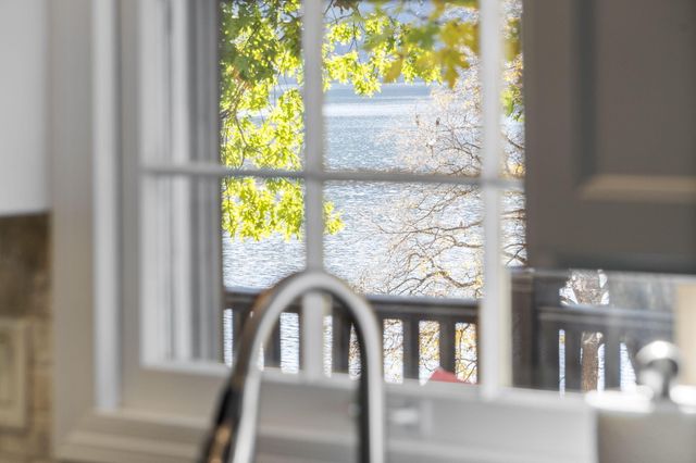 1754 Breezy Point Lane, Kimberling City, MO 65686