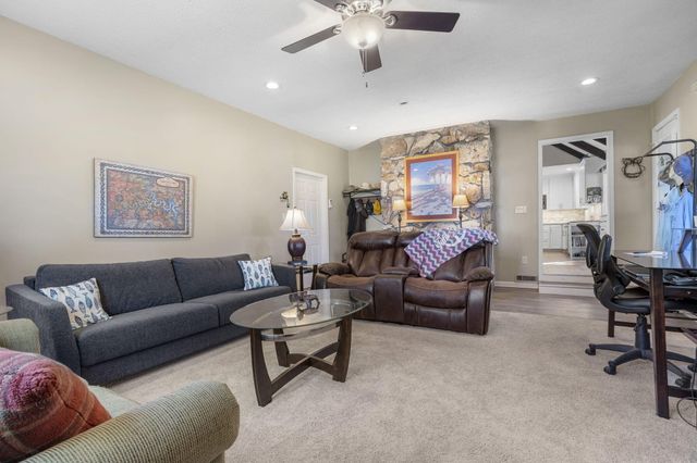 1754 Breezy Point Lane, Kimberling City, MO 65686