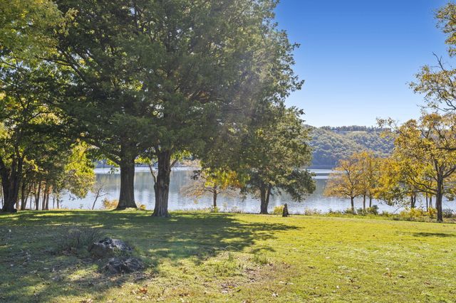 1754 Breezy Point Lane, Kimberling City, MO 65686