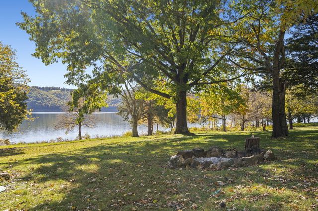 1754 Breezy Point Lane, Kimberling City, MO 65686