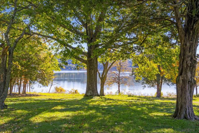 1754 Breezy Point Lane, Kimberling City, MO 65686