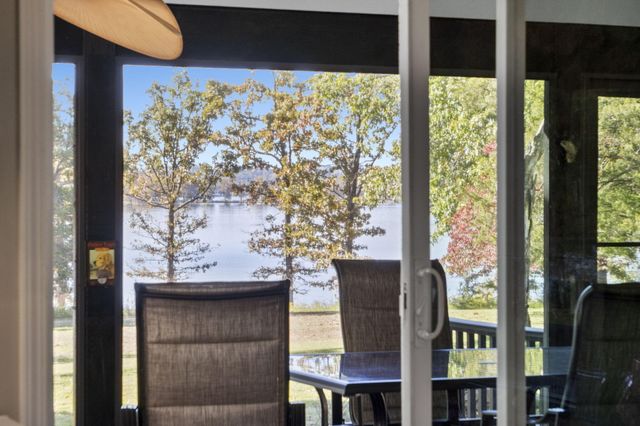 1754 Breezy Point Lane, Kimberling City, MO 65686