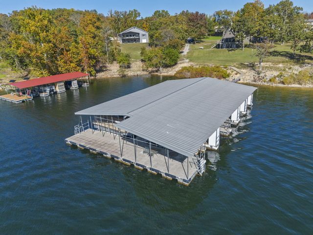 1754 Breezy Point Lane, Kimberling City, MO 65686