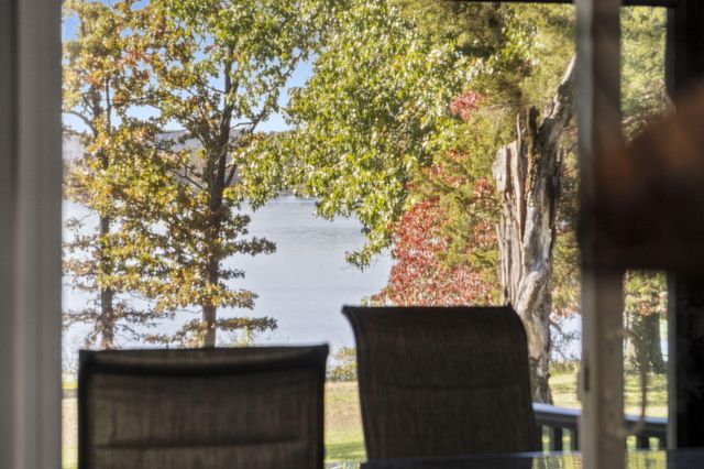 1754 Breezy Point Lane, Kimberling City, MO 65686