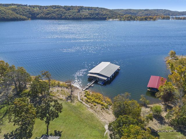 1754 Breezy Point Lane, Kimberling City, MO 65686