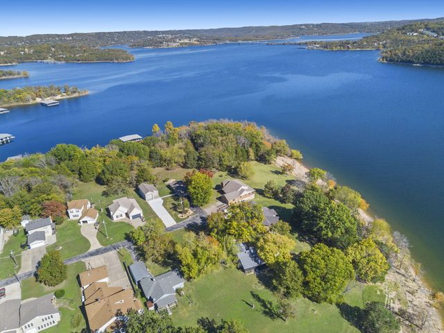 1754 Breezy Point Lane, Kimberling City, MO 65686