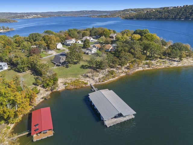 1754 Breezy Point Lane, Kimberling City, MO 65686