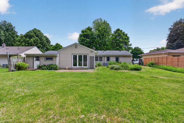 2071 Lindy Avenue, Roseville, MN 55113