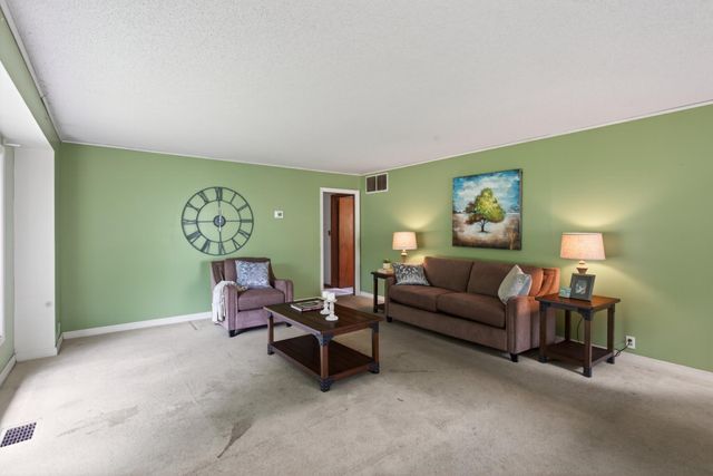 2071 Lindy Avenue, Roseville, MN 55113