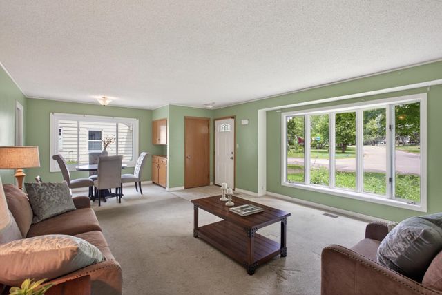 2071 Lindy Avenue, Roseville, MN 55113
