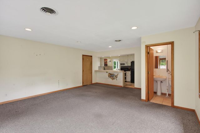 2071 Lindy Avenue, Roseville, MN 55113