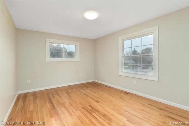 165 Woodedge Drive, Bloomfield Hills, MI 48304