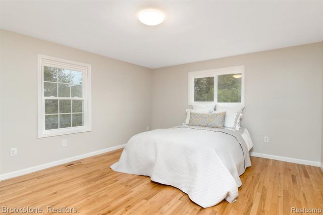 165 Woodedge Drive, Bloomfield Hills, MI 48304